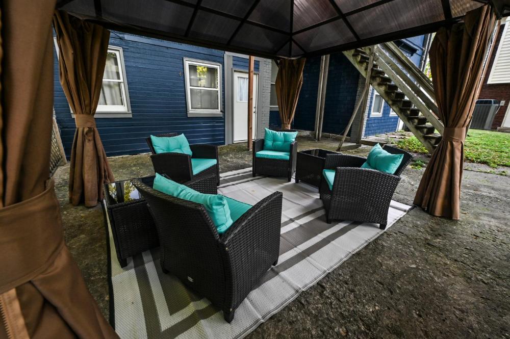 Two-Bedroom Deluxe Apartment interior